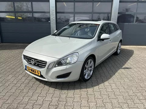 VOLVO V60 2.0T 203pk Summum
